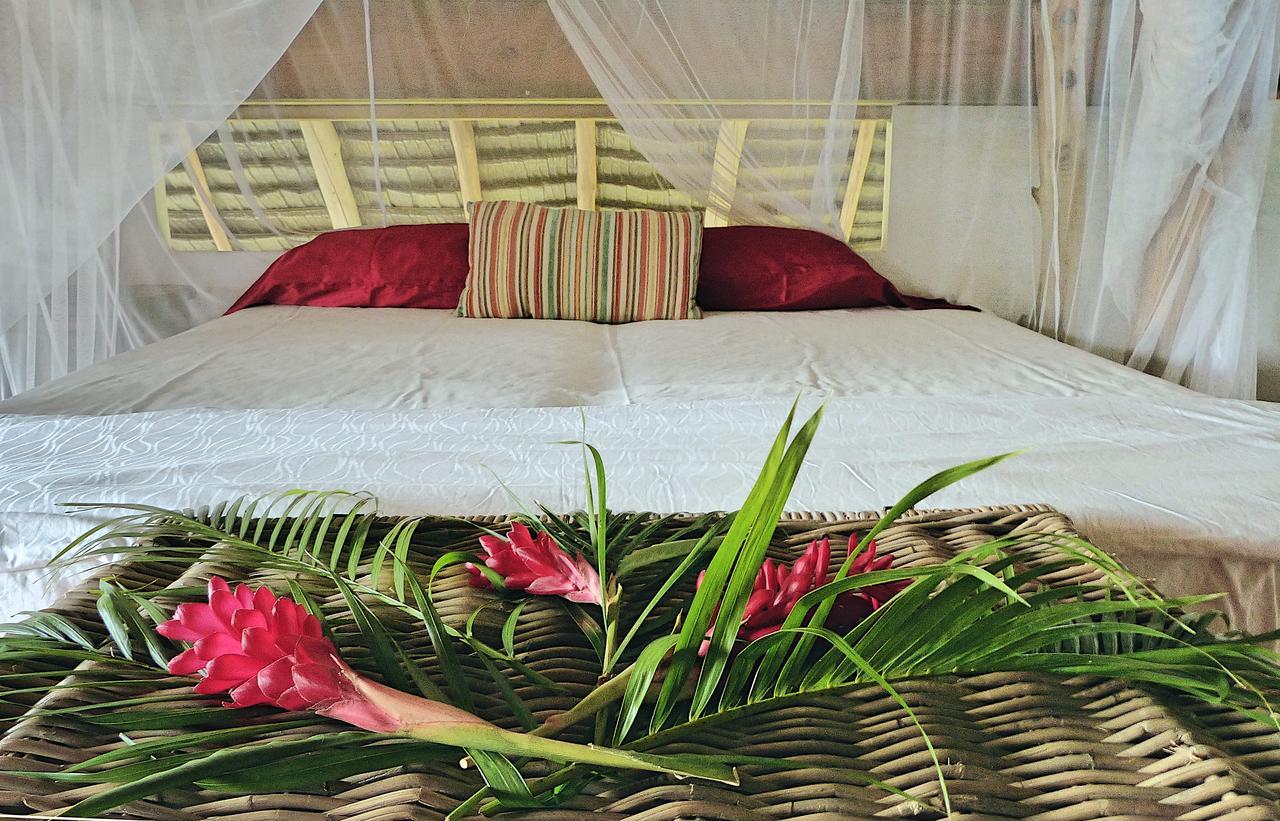 Island Home Uturoa Exterior foto